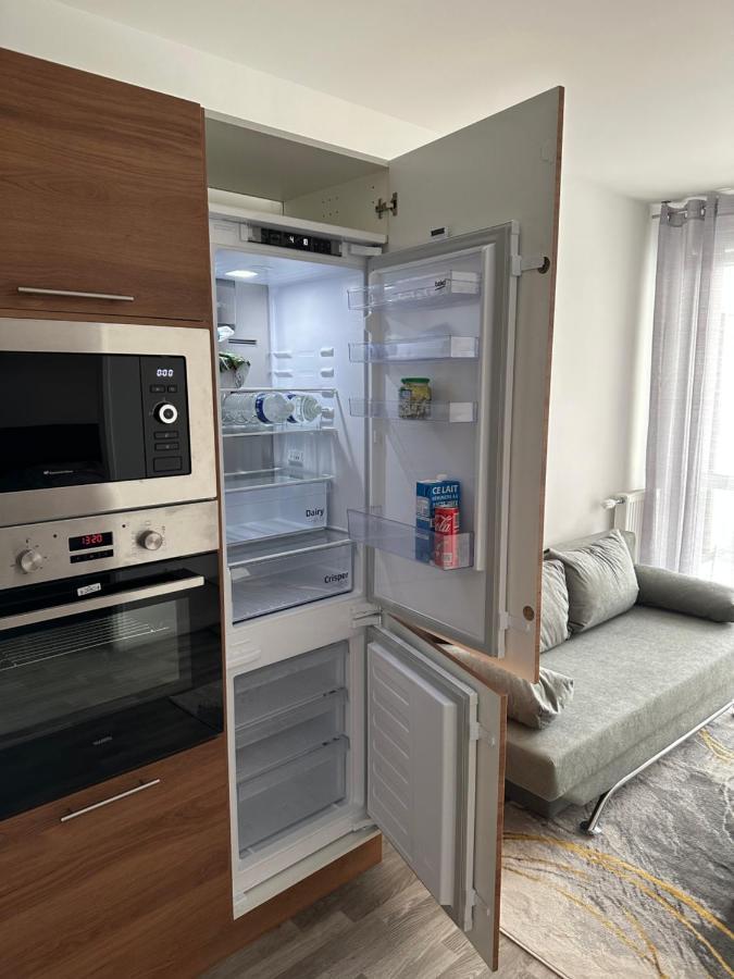 Agreable 2 Pieces Avec Balcon Et Parking Transports By Immo Kit Bnb Sarcelles Exteriör bild