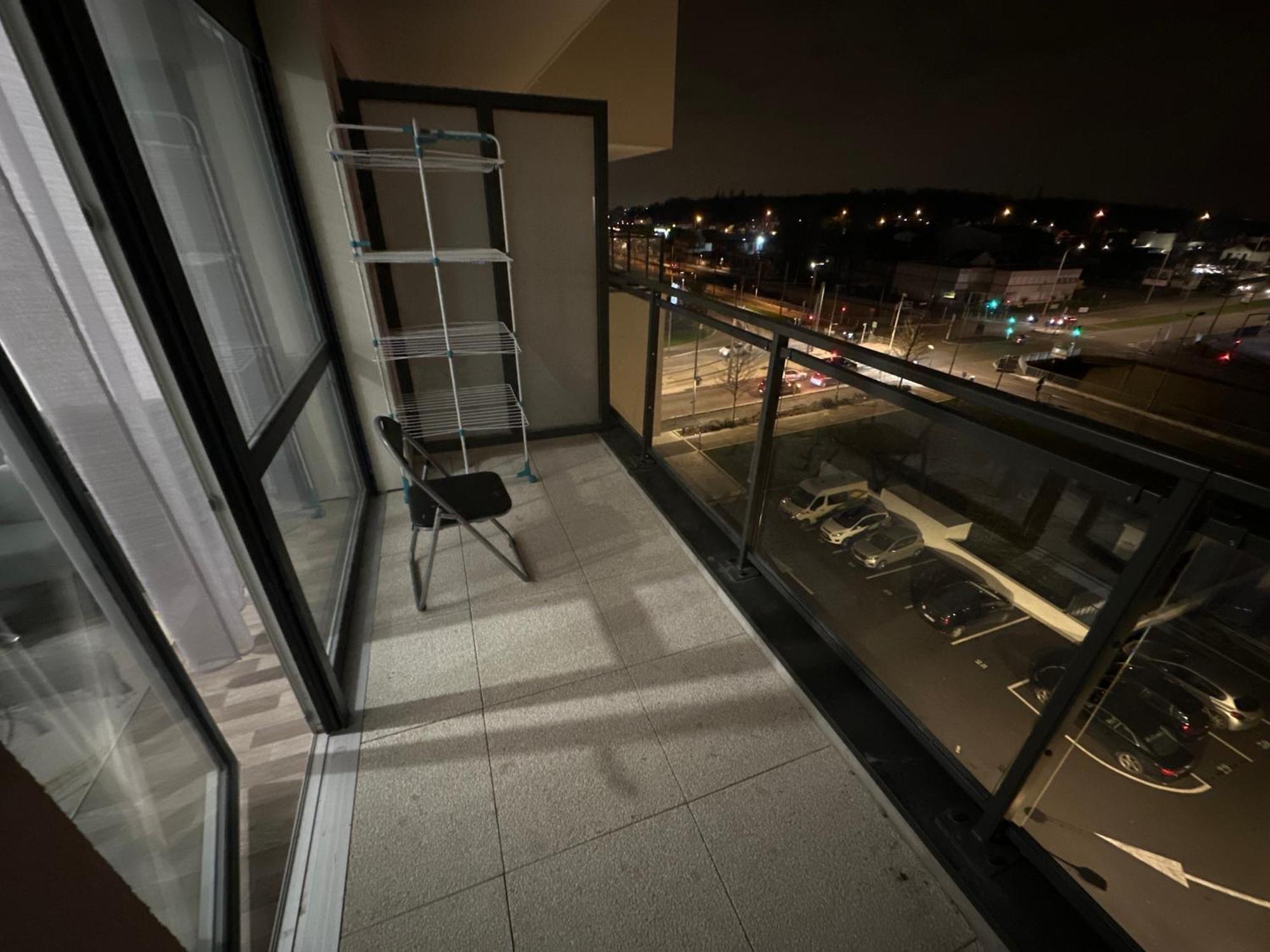 Agreable 2 Pieces Avec Balcon Et Parking Transports By Immo Kit Bnb Sarcelles Exteriör bild